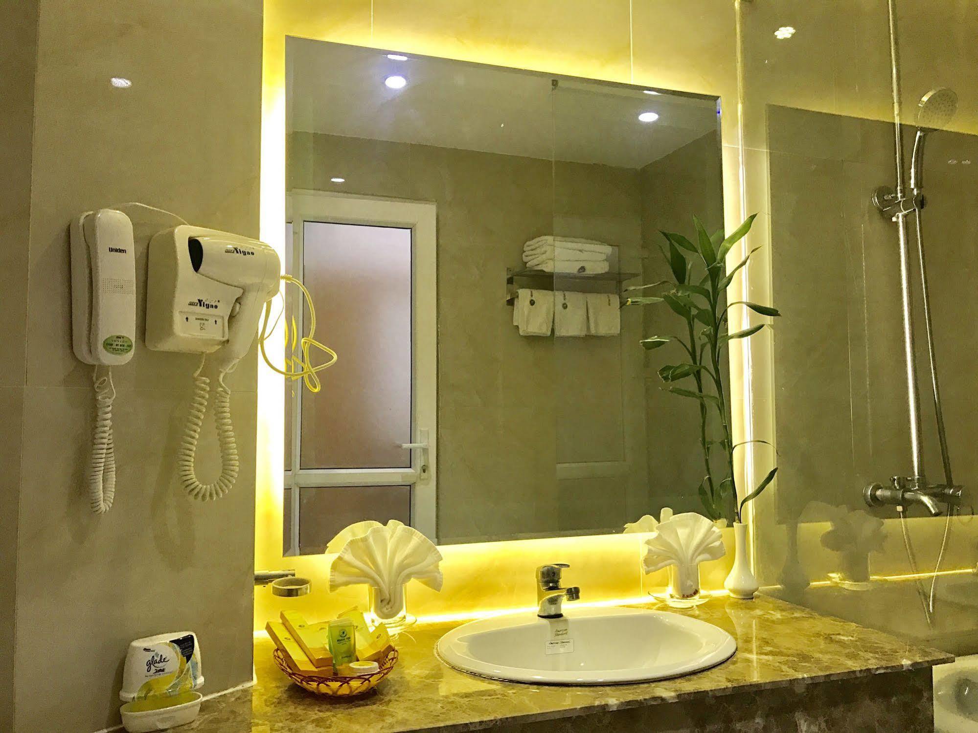 Hoang Yen Hotel Quy Nhon Exterior photo